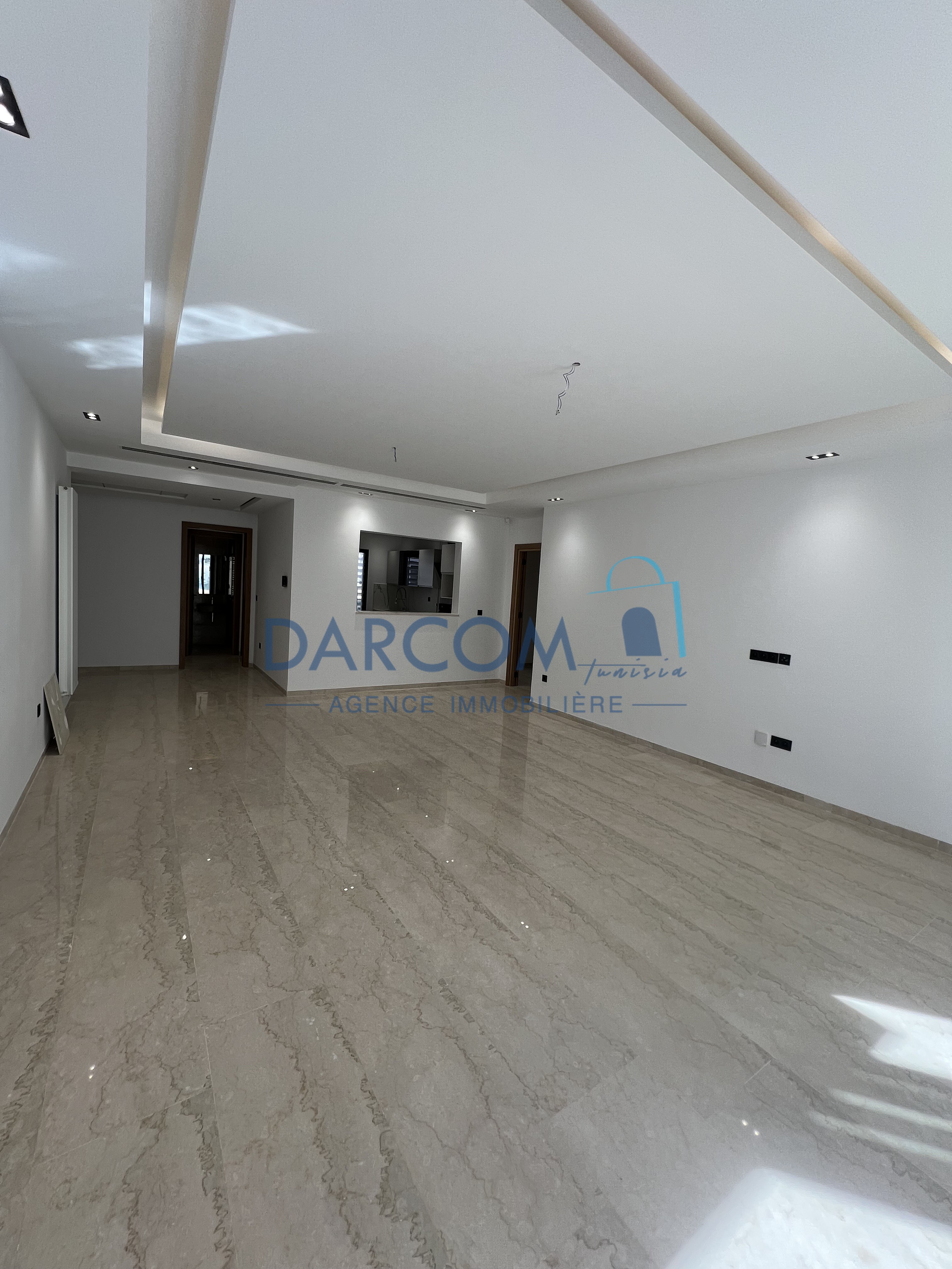 s+2 neufs de 168 m² / dans une R+4 aux Jardins de Carthage