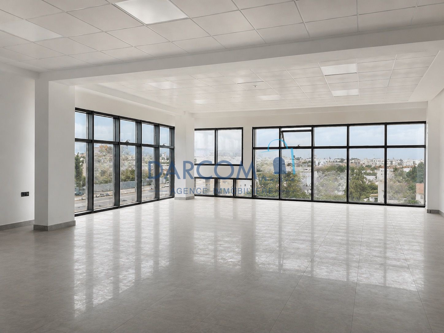à vendre 1er étage d'un local de 202 m² sur la route de la Marsa