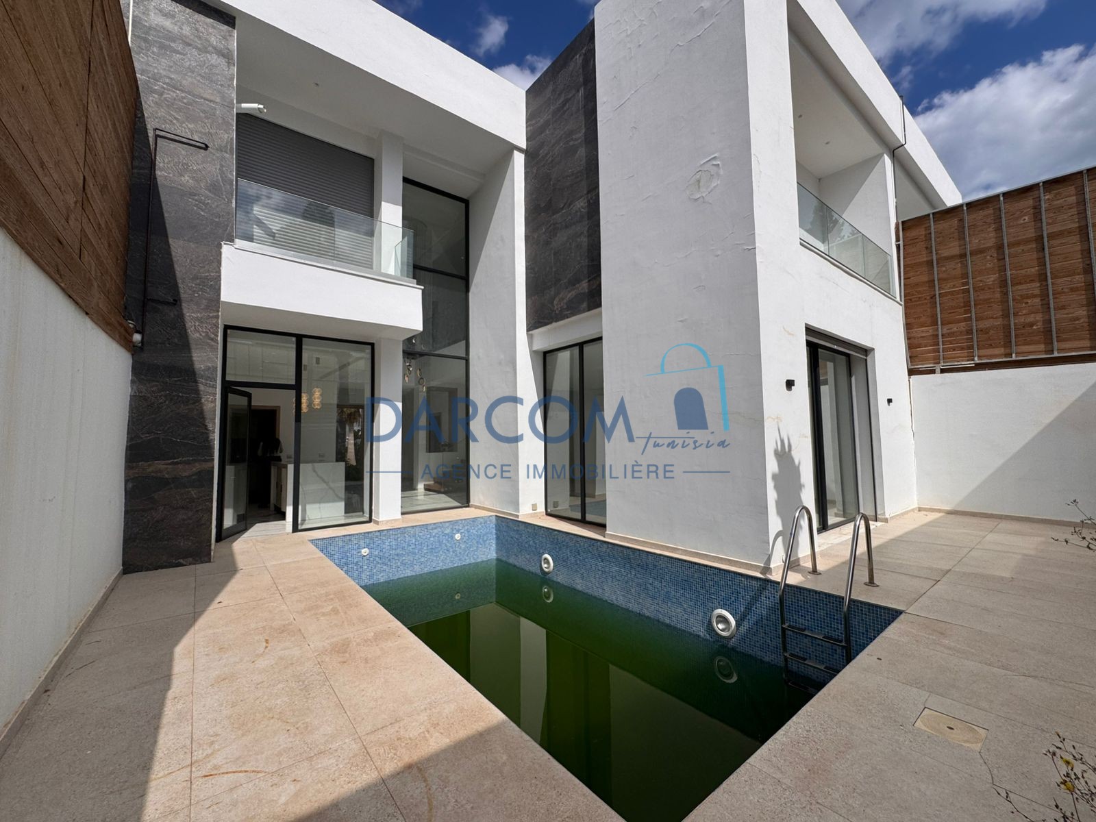 villa jumelée avec piscine à la soukra