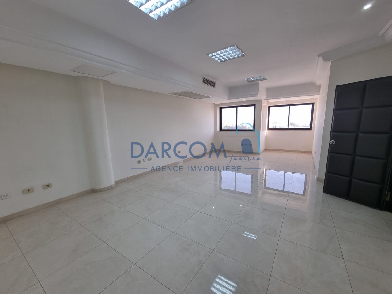 à louer étage bureautique 359 m²au Lac 1