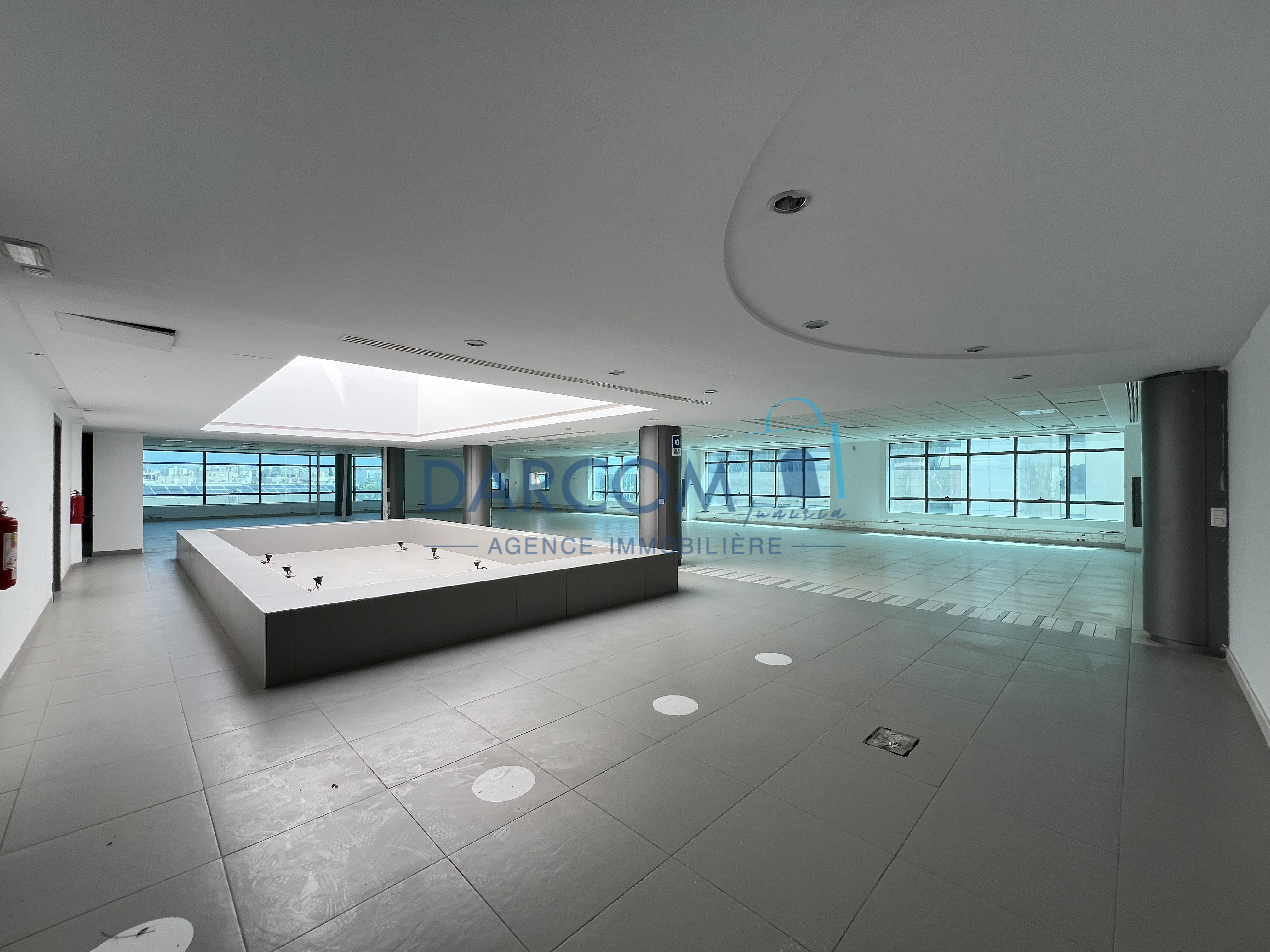 bureau de 583 m² au Lac 2