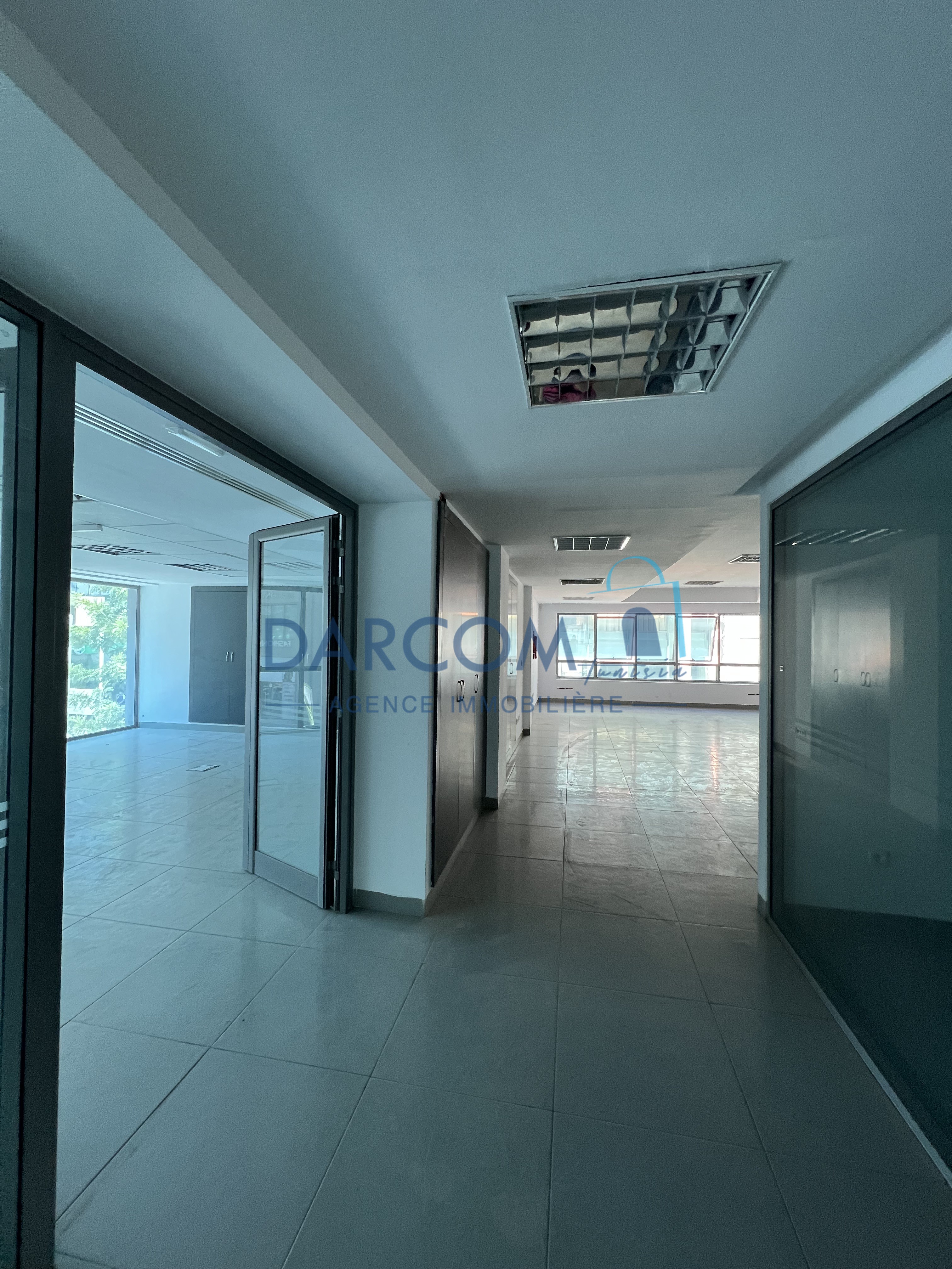 bureau de 330 m² au Lac 2