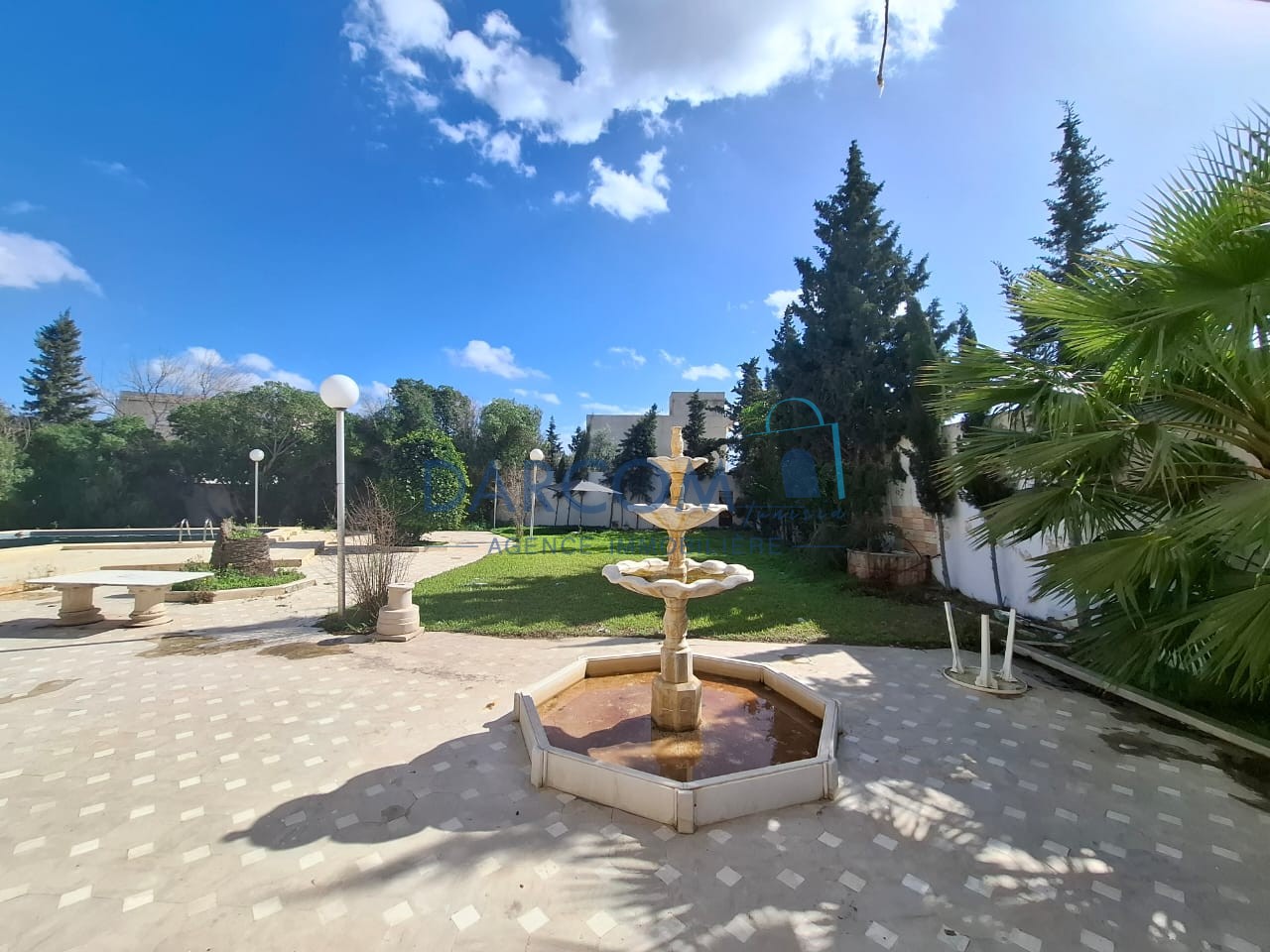 A vendre villa sur 1620m à Chotrana La Soukra