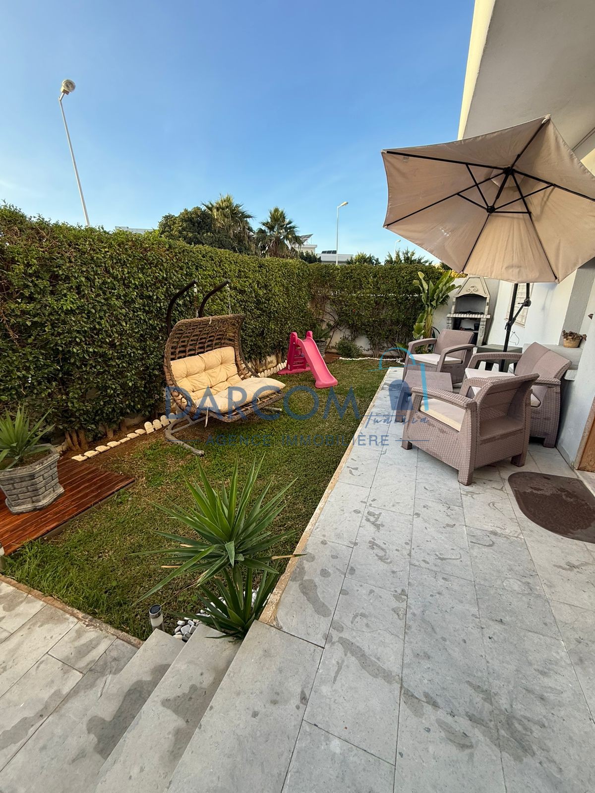 A louer S2 avec jardin à Chotrana I